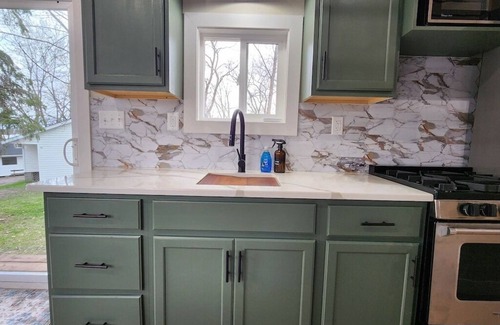 Richmond Cabin | Mini Sota - New Tiny House in located at family-friendly Riverside Resort.