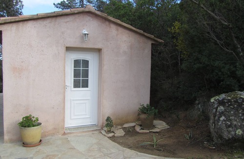 Porto-Vecchio Villa | Mini villa studio 19 m2 for 2 people +clim + swimming pool, sea and mountain views.