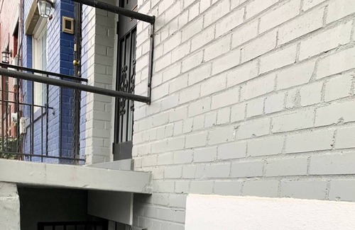 Washington Apartment | Minimalist English Basement : Private Suite