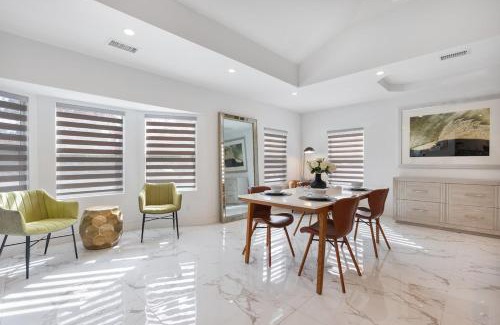 North Central House | Minimalist Modern 3Bed 3Bath House near the Rose Bowl in Pasadena