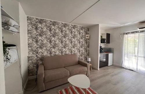 Le Gosier Apartment | Minimalist Retreat 304