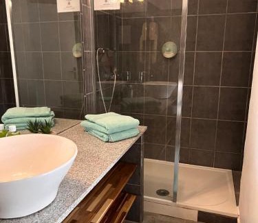 Le Gosier Apartment | Minimalist Retreat 304