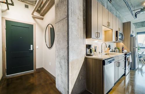 Warehouse District Apartment | MINNeSTAY* Sable 301 | Studio