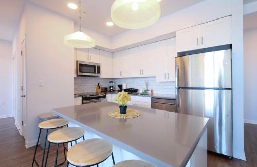 Hackensack River Waterfront Apartment | Mins to NYC, Exceptional Modern 2Bedroom Apt