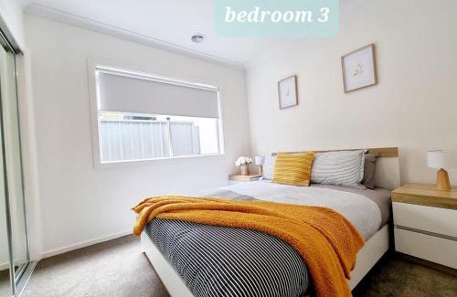 Berwick House | Minta Estate 4bedrooms Berwick home no sharing