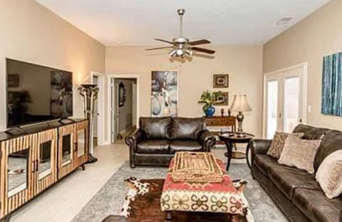 Frankfort House | Minutes away from major interstate with three bedrooms, three baths,