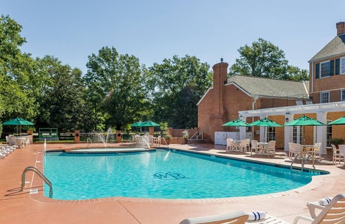Williamsburg Villa | Minutes from Busch Gardens & Colonial Williamsburg - Resort Pool & Free Parking