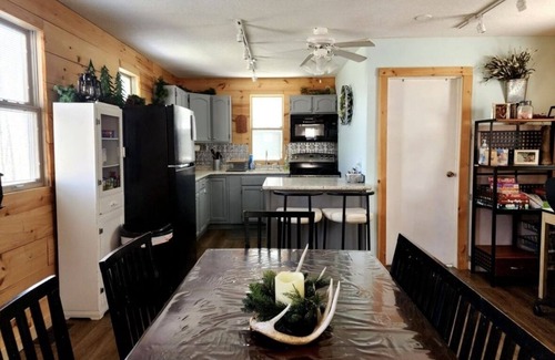 Wilkesville Cabin | MINUTES FROM HOCKING HILLS, ZALESKI STATE FOREST, VINTON COUNTY, LAKE HOPE!