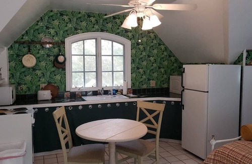 Daufuskie Island House | Minutes from the beach, with indoor hot tub