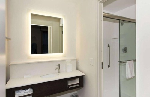 Prospect Park House | Minutes from the University of Minnesota