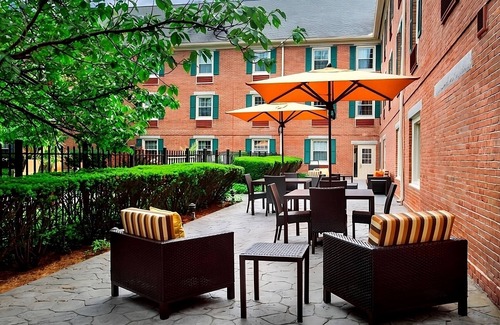Danvers House | Minutes to Popes Landing! 3 Family-friendly Units w/Starbucks & Free Parking!