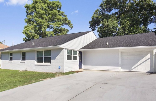 Gentilly Woods House | Minutes to Quarters 3bed/3ba all for you! Clear your mind at my Gentilly Home