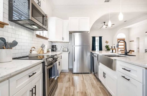 University House | Minutes to the Silos and Dowtown Waco