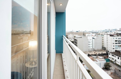 Miraflores Apartment | Miraflores Luxury Stay | Up to 8 Guests | Parking | Near Kennedy & HuacaPucllana