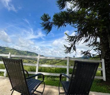 Cambui Ski Chalet | Mirante do Sol 1 - café da manhã, hidro e lareira