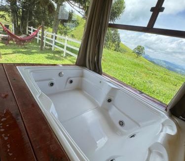 Cambui Ski Chalet | Mirante do Sol 1 - café da manhã, hidro e lareira