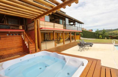 Paraibuna House | Mirantes Paraibuna - Casa Vermelha