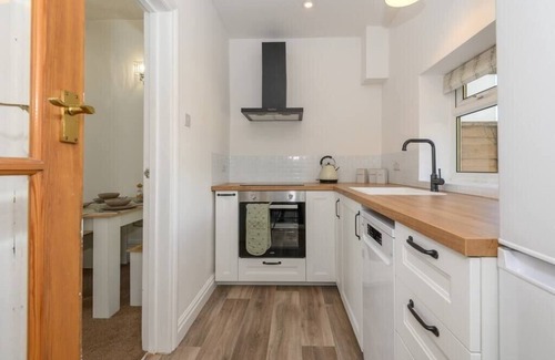 Robert Town House | Mirfield Retreat Cosy 2B in Peaceful Surroundings