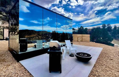 Orderville House | Mirror House Zion at East Zion Resort