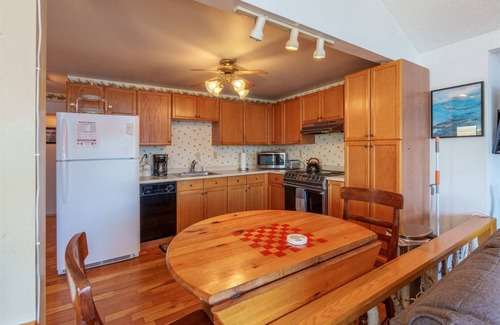 Lake Placid Apartment | Mirror Lake Views Apartment | 2 Bed, 1.5 Bath