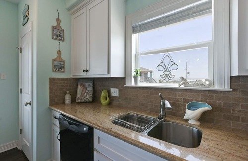 Port Bolivar House | Miss Molly's - 2 Bedroom, 2 Bath, Sleeps 7 - Gulf View!