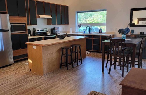 Sequim House | MistyGlen Hideaway, a private park setting Nestled near Olympic National Park.