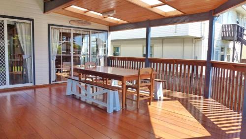 South West Rocks House | Mistys Beachside Cottage - Bring your own linen.