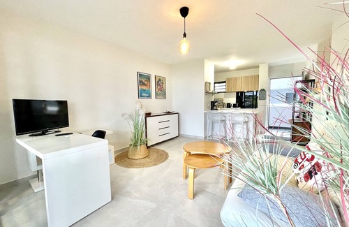 Faaa Condo | Mititai condo, sea view & pool, the quiet place near the airport
