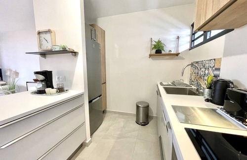 Faaa Condo | Mititai condo, sea view & pool, the quiet place near the airport