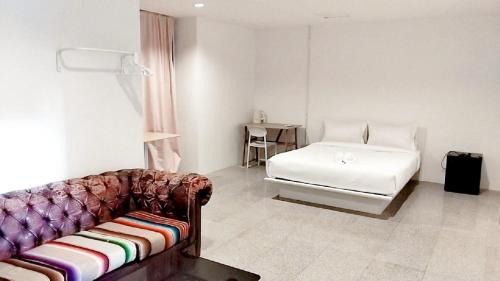 Ploenchit Apartment | Mitr INN Sukhumvit 2 BTS Nana มิตร อินน์ สุขุมวิท 2 บีทีเอสนานา