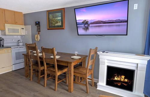 Snowshoe Condo | ML 302: Appealing 2BR, bike-in/out condo. Located right next to bike trails!