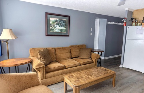 Snowshoe Condo | ML 302: Appealing 2BR, bike-in/out condo. Located right next to bike trails!