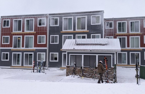 Snowshoe Condo | ML308|1BR, Ski In/Out Cozy Condo | Mountain View