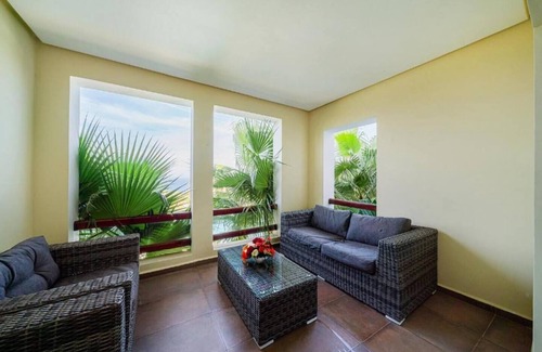 Mnar Apartment | Mnar Castle 2 Pers in 2 Rooms APT Sea View