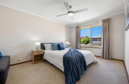 Moana Apartment | Moana Hideaway - 3BR, BBQ, Parking