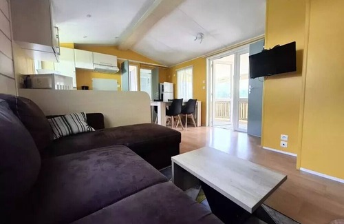 Sadirac House | Mobil-Home Tournesol 3 Rooms 5 People Air-conditioned + TV
