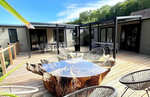 Neuvy House | Mobile home complex in the Château de Nogentel residential leisure park!