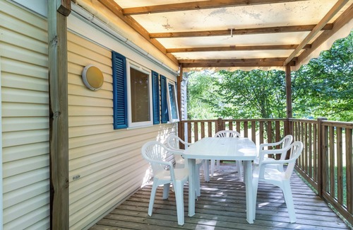 Saint-Pompont House | Mobile Home 'La Clairière' with Shared Pool, Private Terrace and Wi-Fi