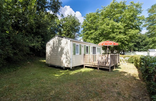 Saint-Pompont House | Mobile Home 'Le Chataignier' with Shared Pool, Private Terrace and Private Garden