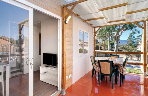 Albenga House | Mobile Home "New Generation La Pineta 7" with Shared Pool, Wi-Fi and Air Conditioning