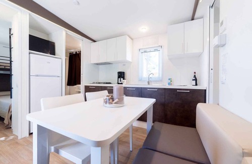 Comero House | Mobilehome with terrace, air conditioning and pool