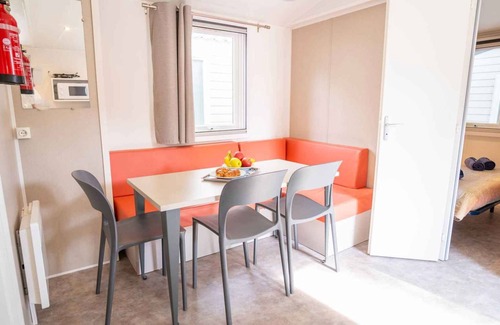 Gralaoni-Pralesi-Cisano House | Mobilehome with air conditioning, terrace and pool