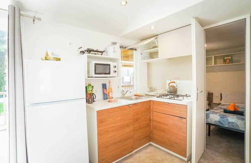 Gralaoni-Pralesi-Cisano House | Mobilehome with air conditioning, terrace and pool