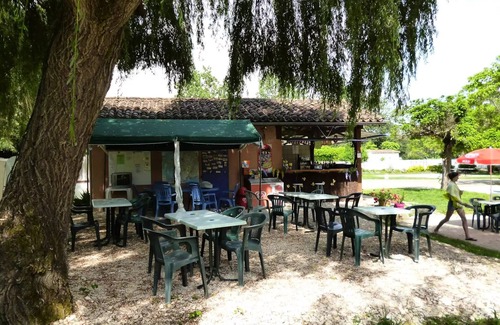 Moncrabeau House | Mobilheim Vorhang 4 Zimmer 6 Personen
