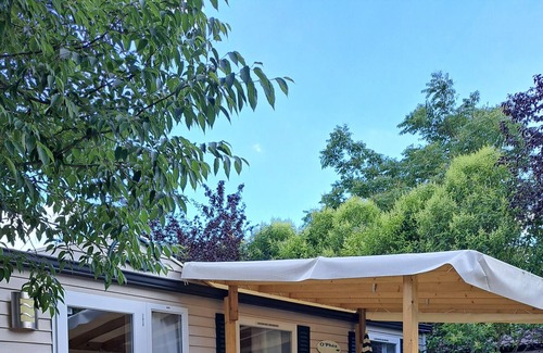 La Roque-d'Antheron House | Mobilhome Dans Camping 4 Étoile