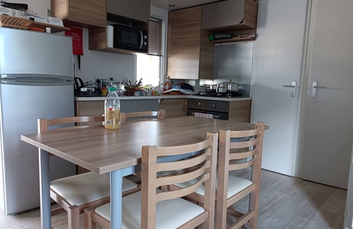 Lattes House | Mobilhome terrace, garden, near Montpellier and the sea in a 4 * campsite