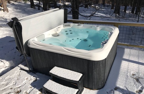 Wardsboro Cabin | Mod A Frame Cabin in the Woods Close with Hot Tub -close to Mt. Snow & Stratton!