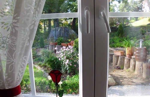 Wilhelmshorst Apartment | Modern apartment in spacious villa, 3,000 sqm property, south-facing slope, forest, WIFI