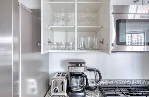 Union Square Apartment | Mod Union Square 1BR w/Gym, Doorman, across from Park, by Blueground