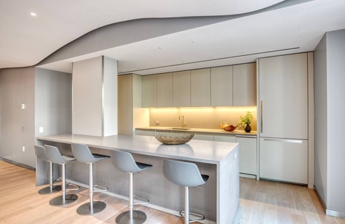 Union Square Apartment | Mod Union Square 1BR w/Gym, Doorman, across from Park, by Blueground